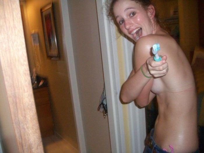 Очень стеснительные девушки (20 фото)