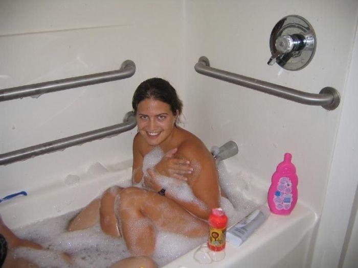 Очень стеснительные девушки (20 фото)