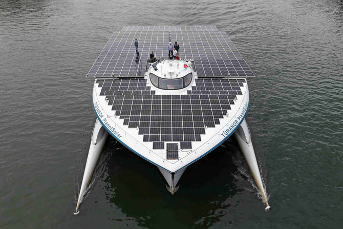 Самое большое в мире судно на солнечных батареях