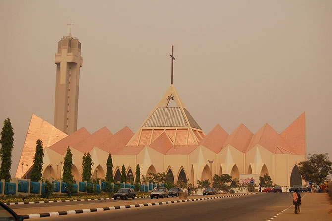 Страны, в которые лучше не ездить атеистам