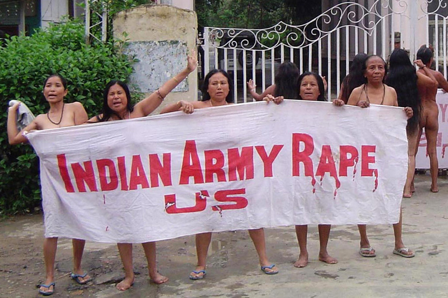 Как обнажаются в знак протеста