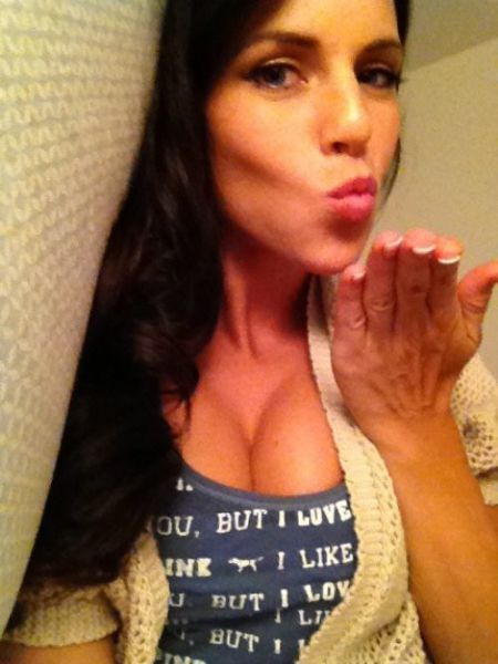 Девушки, которым трудно смотреть в глаза (57 фото)