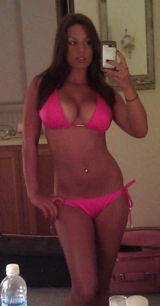 Девушки, которым трудно смотреть в глаза (57 фото)