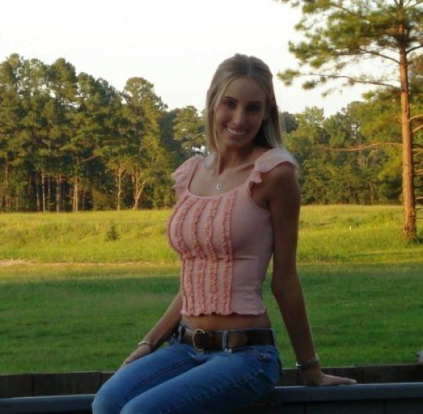 Девушки, которым трудно смотреть в глаза (57 фото)