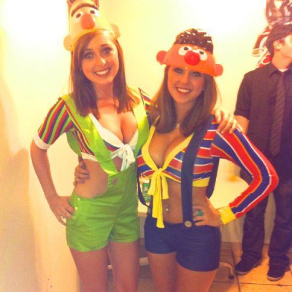 Девушки, которым трудно смотреть в глаза (57 фото)