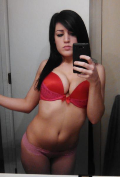 Девушки, которым трудно смотреть в глаза (57 фото)