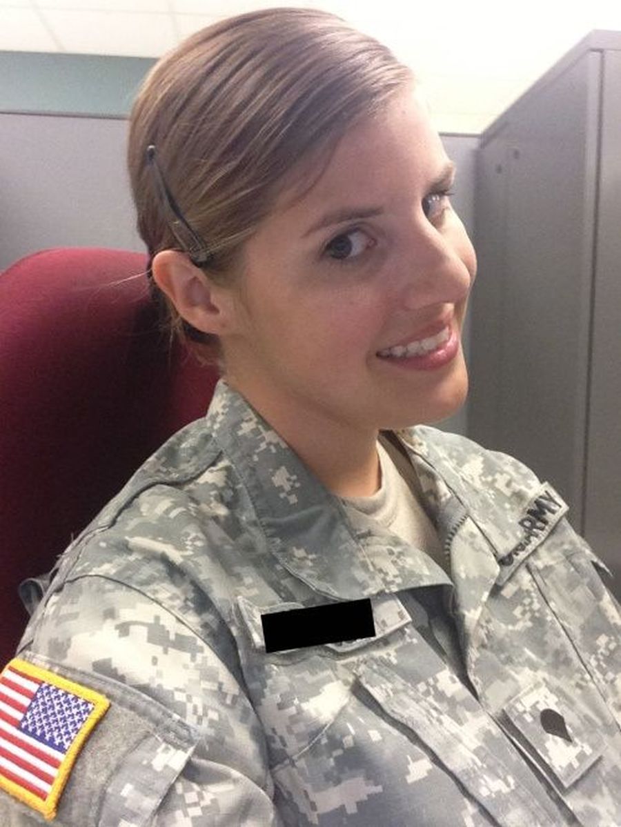 Девушки в форме