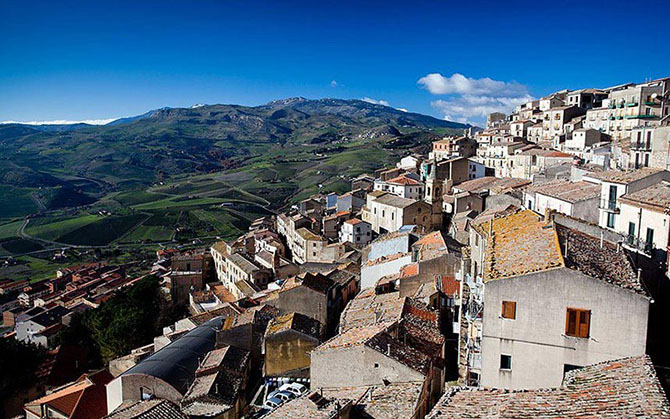 Что в настоящее время можно купить за 1 доллар в разных странах мира