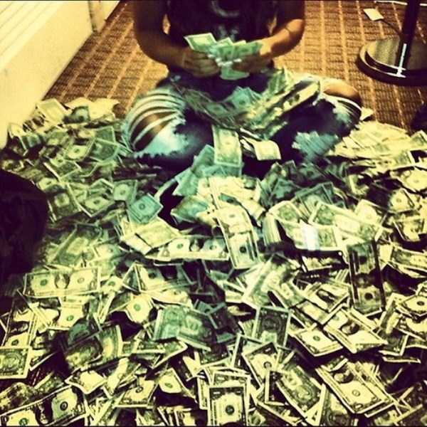 Насовали в трусы!