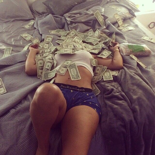 Насовали в трусы!