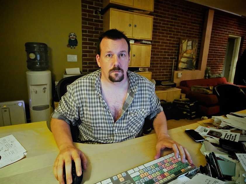 Чем опасна для здоровья работа в офисе (21 фото)