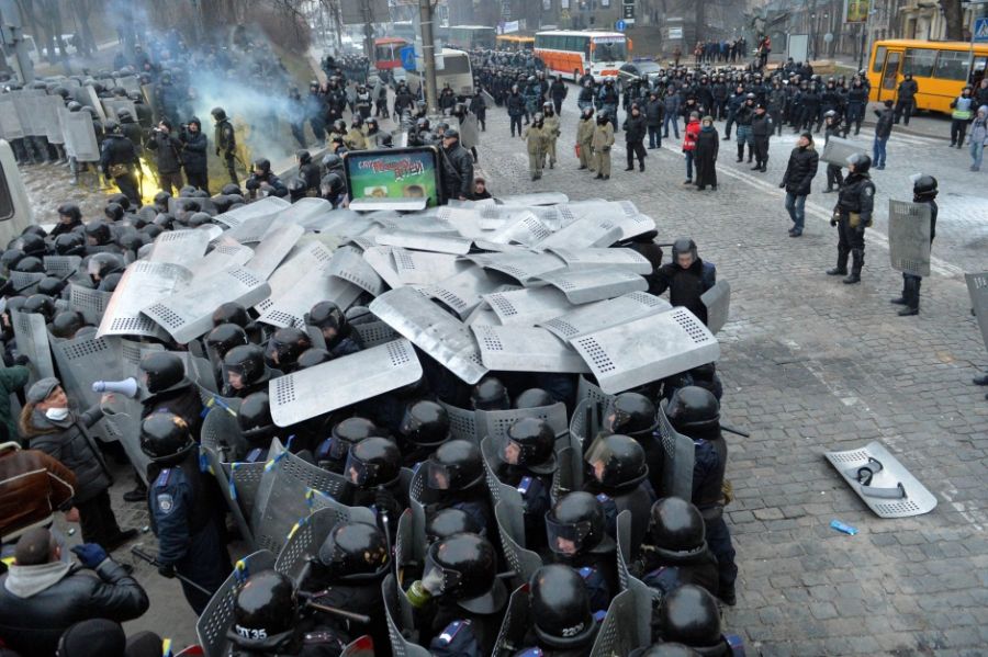 Новые столкновения на Украине (15 фото)