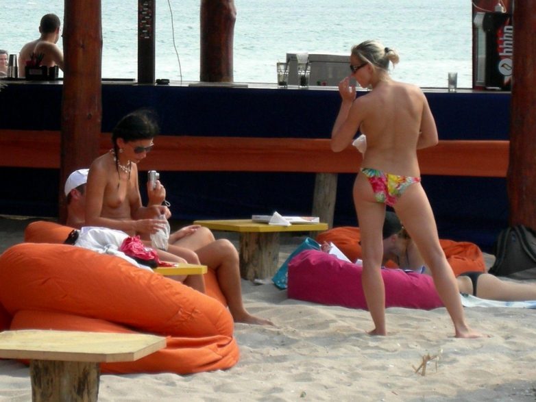 Прекрасный голый отдых