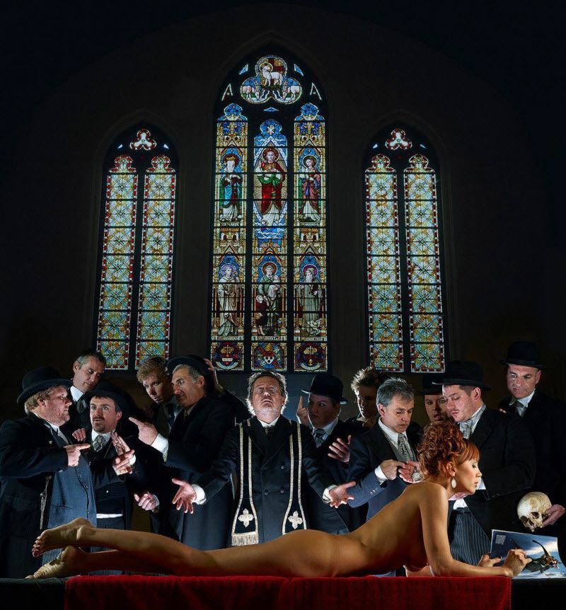 Фотосюжеты с эротическим уклоном