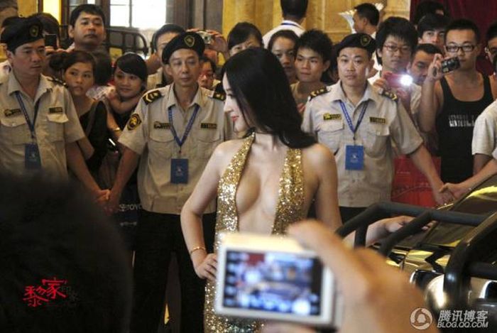 Забавные девушки