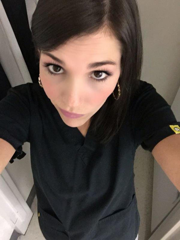 Девушки, которым скучно на работе