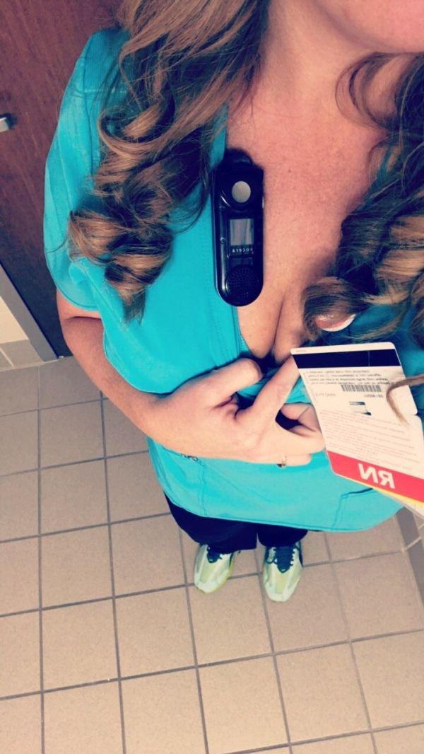 Девушки, которым скучно на работе