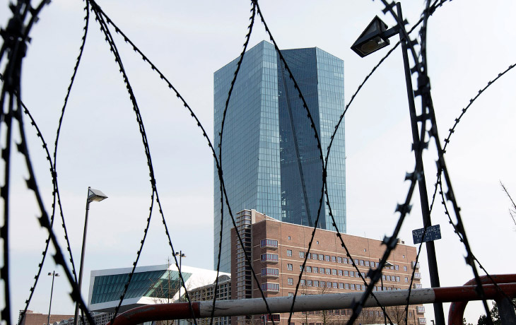 Погромы во Франкфурте-на-Майне и клоуны Погромы во Франкфурте-на-Майне и клоуны