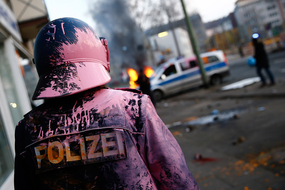 Погромы во Франкфурте-на-Майне и клоуны Погромы во Франкфурте-на-Майне и клоуны