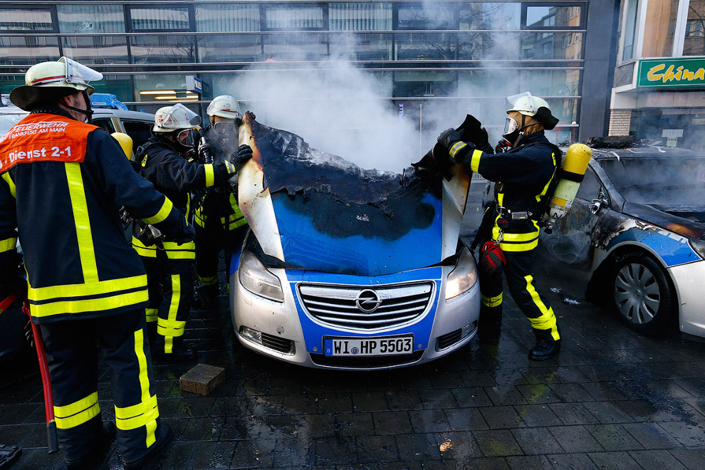 Погромы во Франкфурте-на-Майне и клоуны Погромы во Франкфурте-на-Майне и клоуны