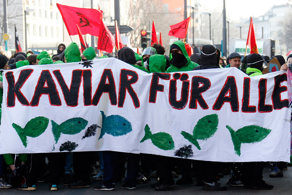 Погромы во Франкфурте-на-Майне и клоуны Погромы во Франкфурте-на-Майне и клоуны