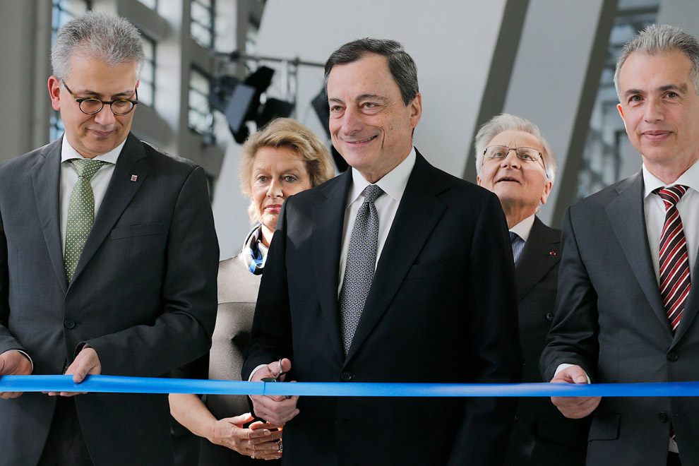 Погромы во Франкфурте-на-Майне и клоуны Погромы во Франкфурте-на-Майне и клоуны