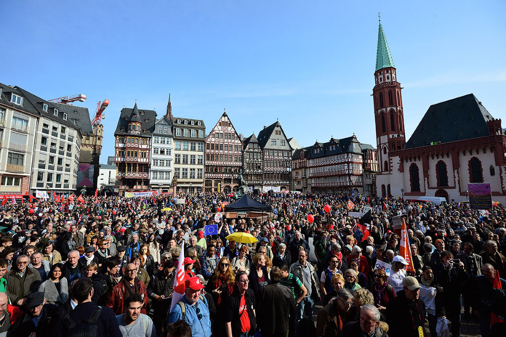Погромы во Франкфурте-на-Майне и клоуны Погромы во Франкфурте-на-Майне и клоуны