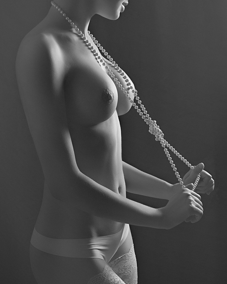 Черно-белые фотографии девушек