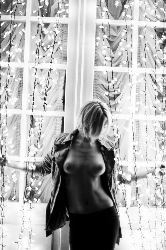 Черно-белые фотографии девушек