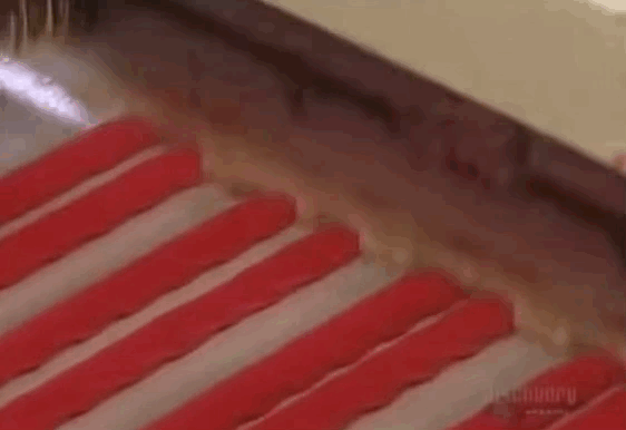 Увлекательные гифки с производства сладостей