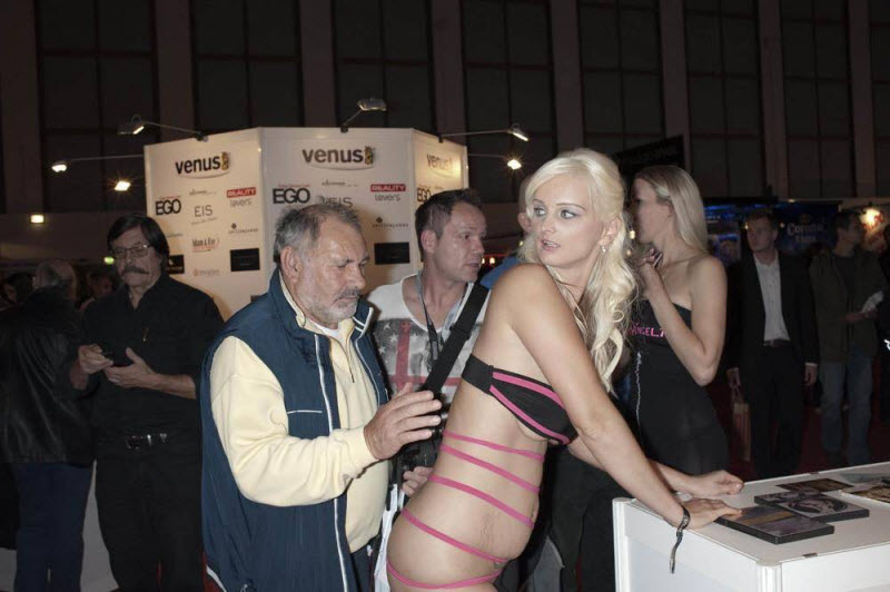 Забавные картинки с девушками