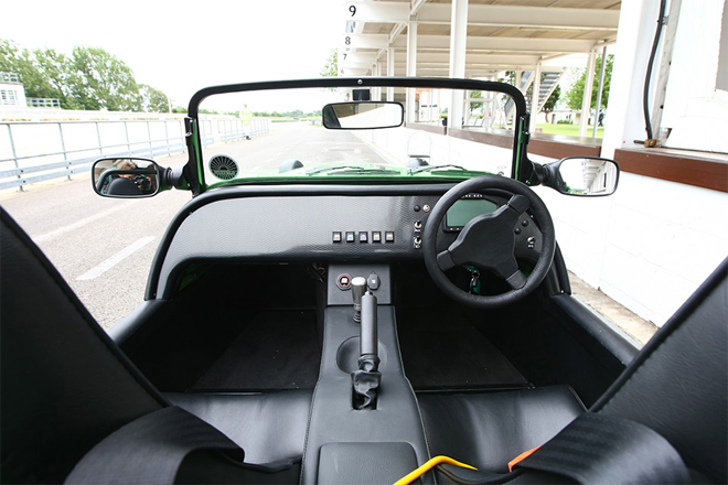 Десятка электромобилей класса люкс, выпущенных в этом году