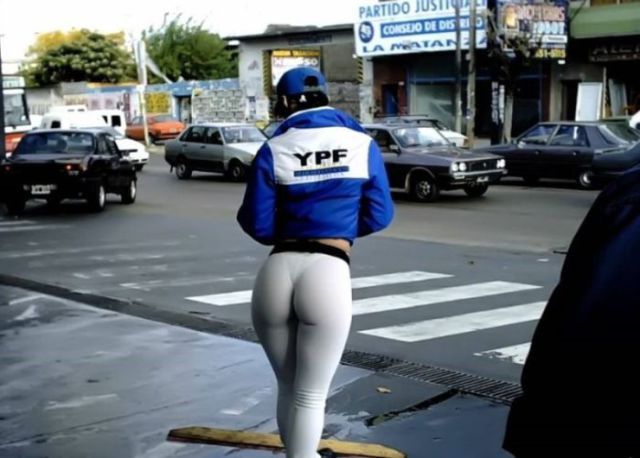 Девушки на автогонках (33 фото)