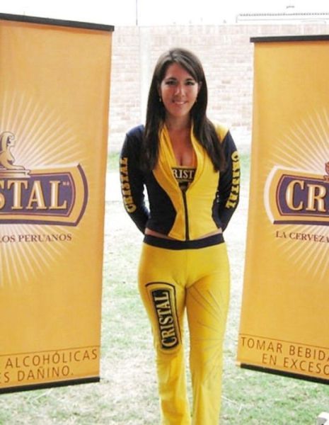 Девушки на автогонках (33 фото)