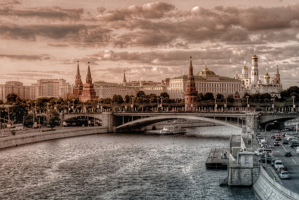 Срок, за который европеец может заработать себе на квартиру