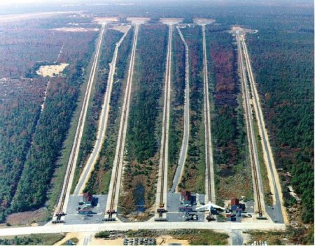 Необычный полигон (4 фото)