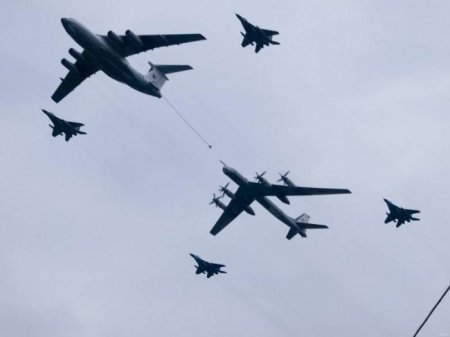 Репетиция авиапарада перед 9 мая (24 фото)