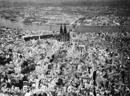 К 9 мая - побежденная Германия (20 фото)