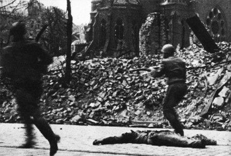 Штурм Берлина (24 фото)