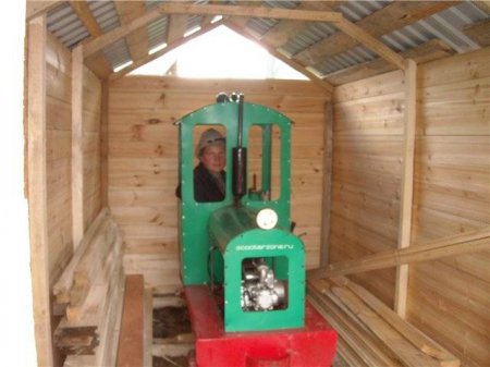 Самодельная железная дорога (7 фото)