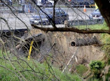 Большая дыра в Сиднее (12 фото)