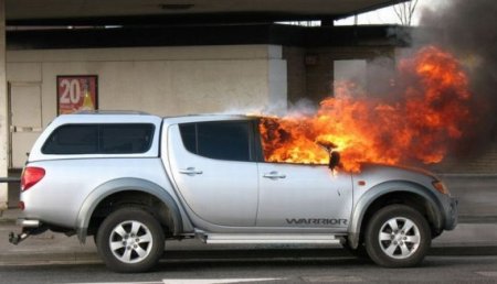 Машины как дрова (22 фото)