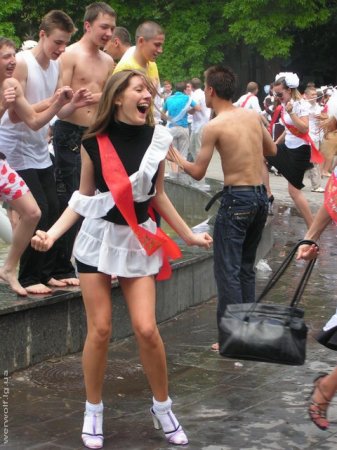 Последний звонок на Украине (26 фото)