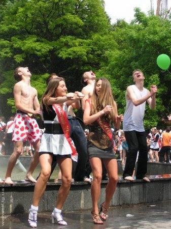 Последний звонок на Украине (26 фото)