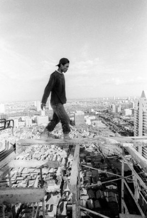 Азиатские строители смерти не боятся (23 фото)