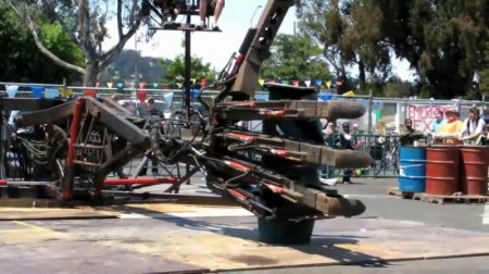 Железное рукопожатие (6 фото)