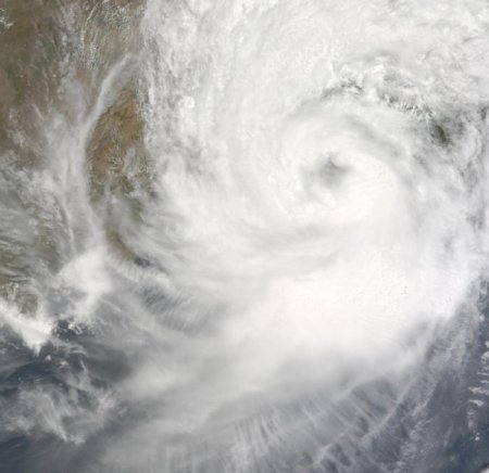 Зона бедствия - циклон (17 фото)