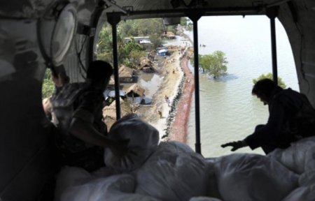 Зона бедствия - циклон (17 фото)