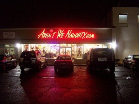 Сексшопы мира (23 фото)