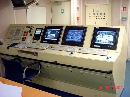 Кто ремонтирует интернет? (17 фото + текст)